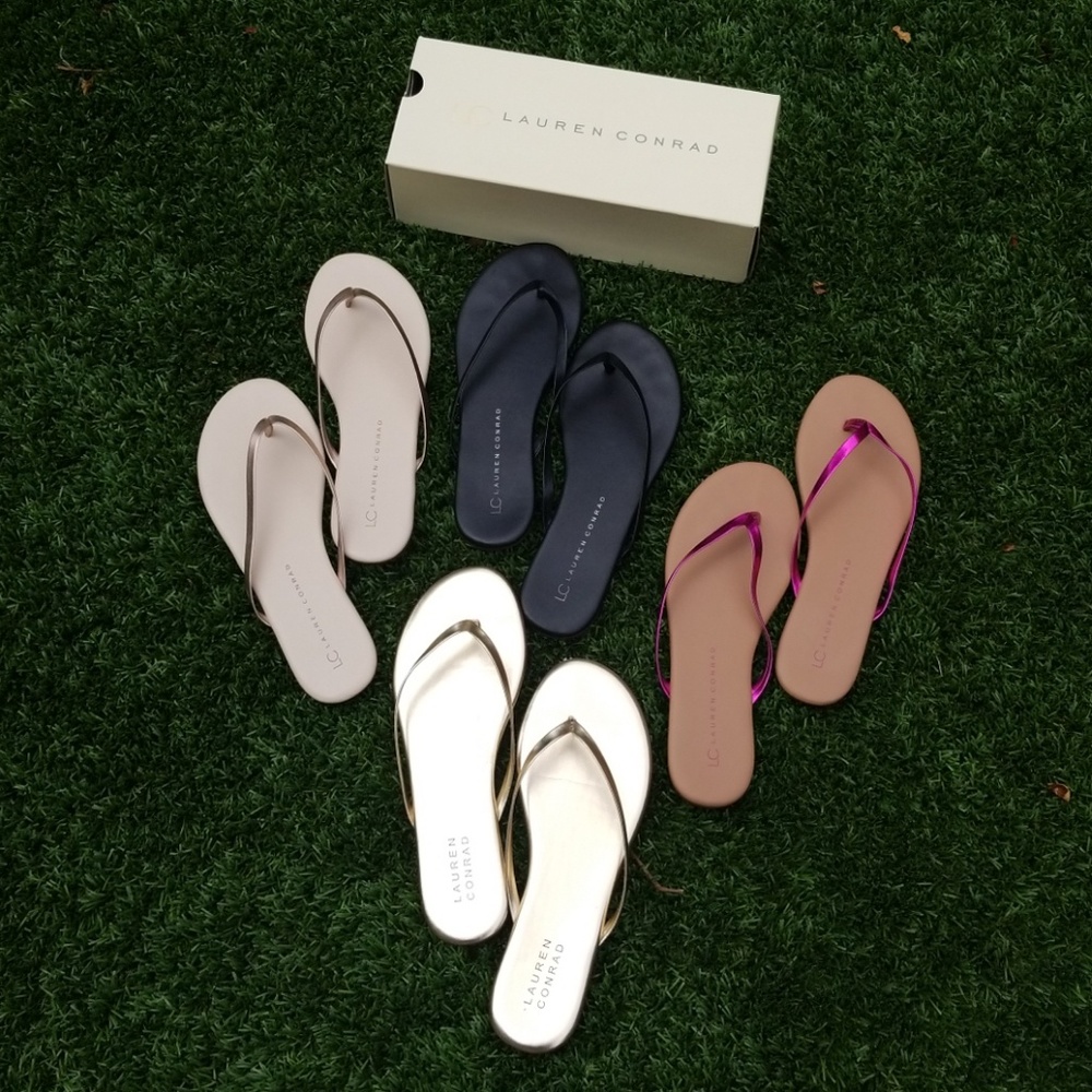 Lot of Lauren Conrad dress flip flops!